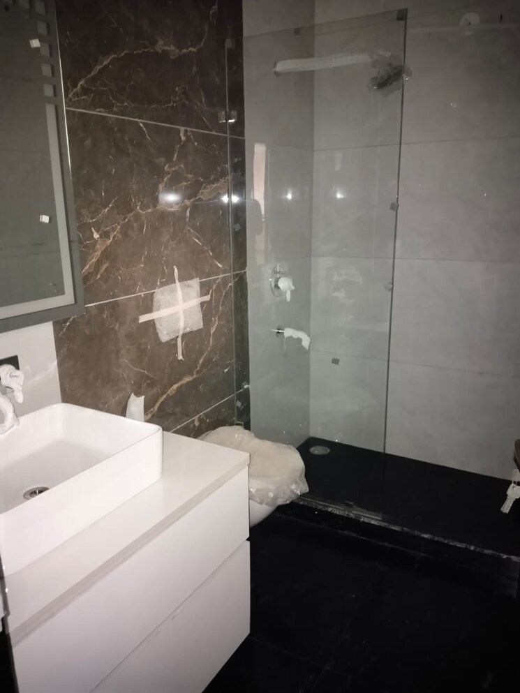 Attached Bathroom, rwa-apartments-sector-40 3 Bedroom 250 Sq.Mt. Independent House In Sector 40 Noida 9047431