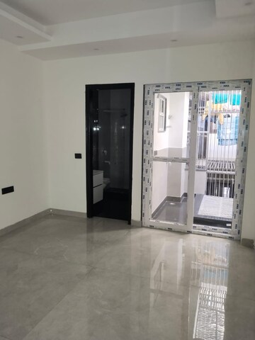 Room in 3 BHK Independent House at RWA Apartments Sector 40, Sector 40 – for Rent