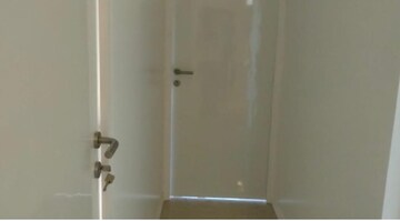 Room in  Office Space at Metro Fairmount, Sanpada – for Rent