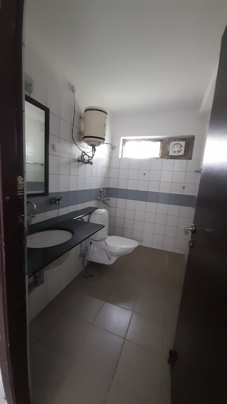 Attached Bathroom, vatika-city 4 Bedroom 2999 Sq.Ft. Apartment In Sector 49 Gurgaon 9047450