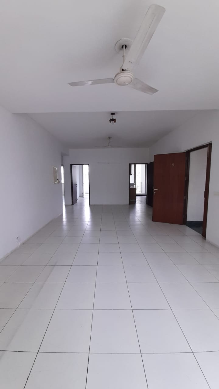 4 BHK + Pooja Room,Servant Room 2999 Sq.Ft. Apartment in Vatika City