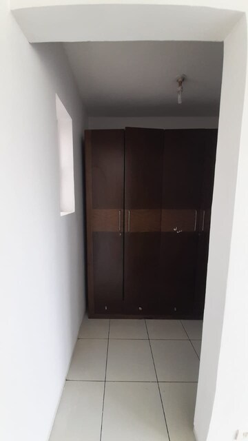 Furnished Amenities in 4 BHK Apartment at Vatika City, Sector 49 – for Rent
