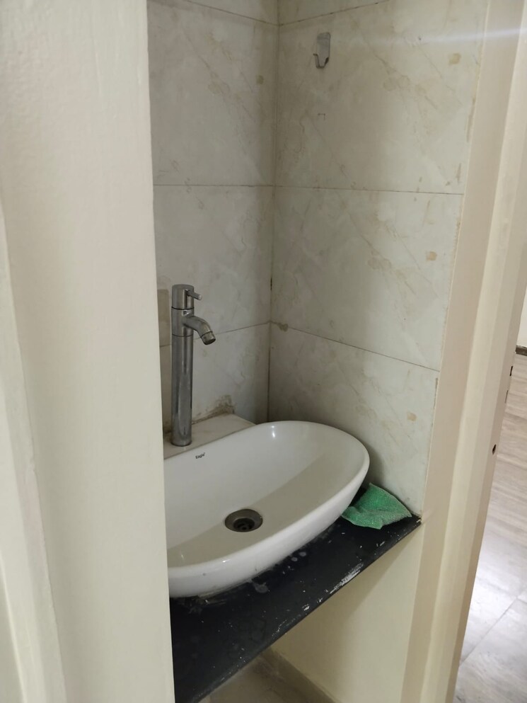 Bathroom, nirmiti-ragdari-apartments 2 Bedroom 915 Sq.Ft. Apartment In Aundh Pune 9047463