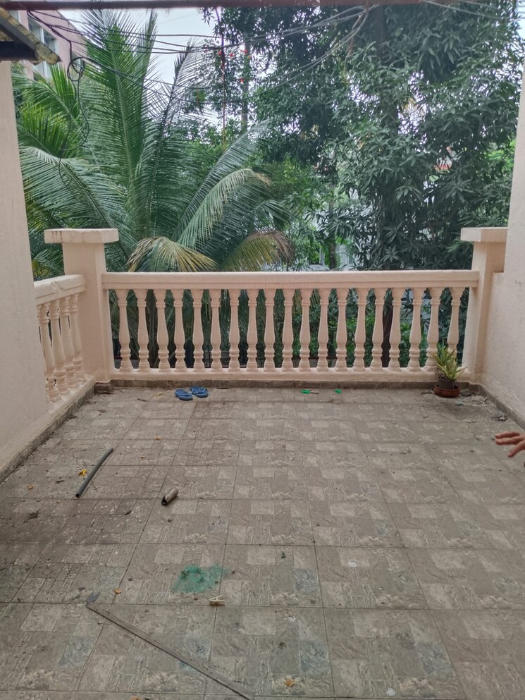 Balcony, nirmiti-ragdari-apartments 2 Bedroom 915 Sq.Ft. Apartment In Aundh Pune 9047463