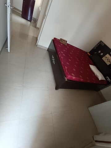 Furnished Amenities in 2 BHK Apartment at Shree Vardhman Mantra, Sector 67 – for Rent