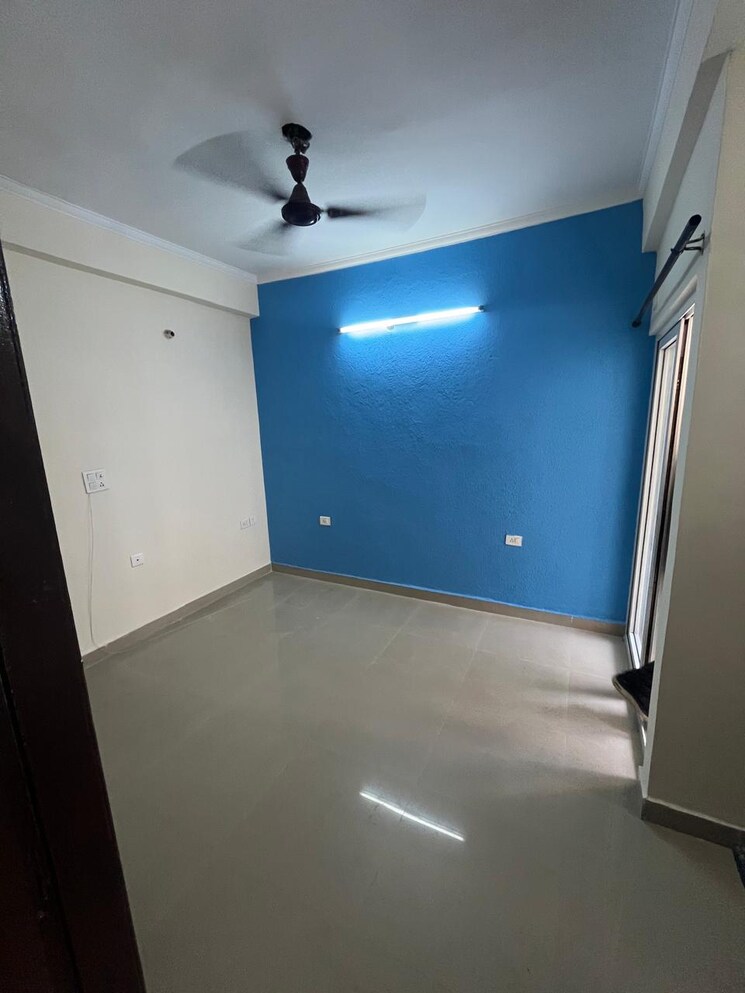 undefined, sector 77 1 Bedroom 750 Sq.Ft. Apartment In Sector 77 Noida 9047504