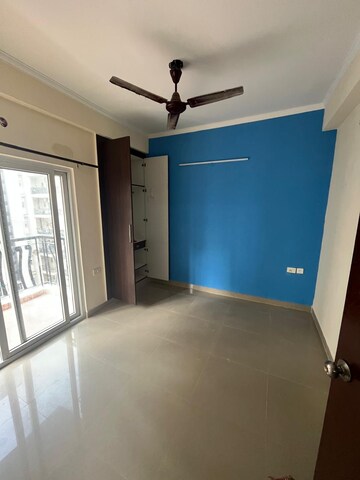 Room in 1 BHK Apartment at Sector 77 – for Rent