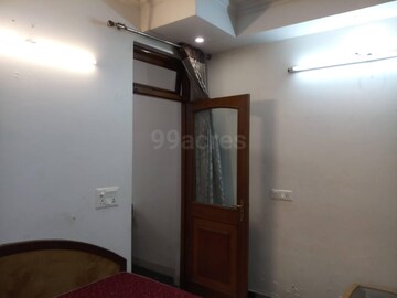 Room in 2 BHK Builder Floor at Lajpat Nagar – for Rent