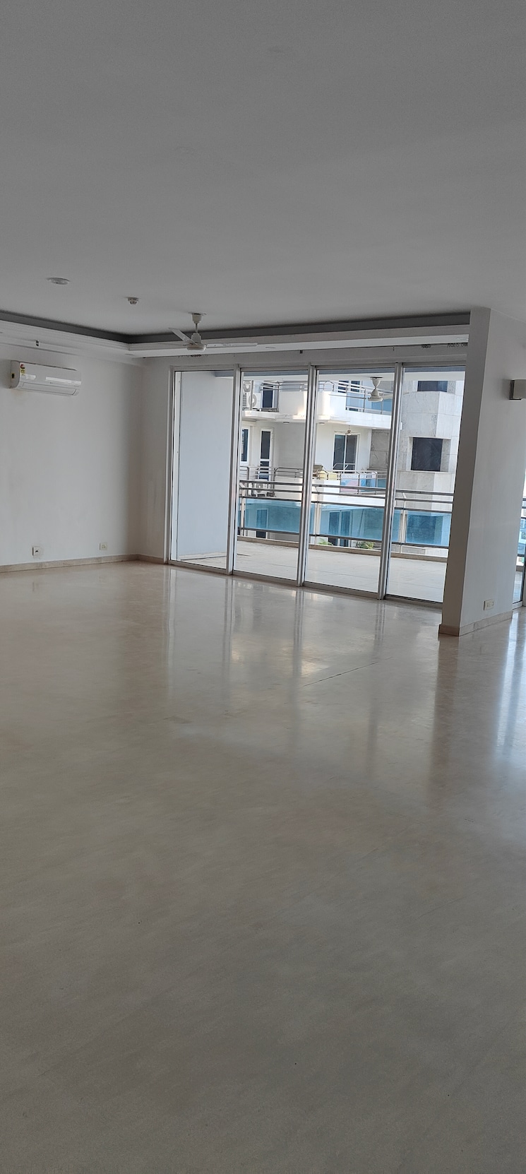 Room, dlf-the-pinnacle 4 Bedroom 3950 Sq.Ft. Apartment In Dlf Phase V Gurgaon 9047535