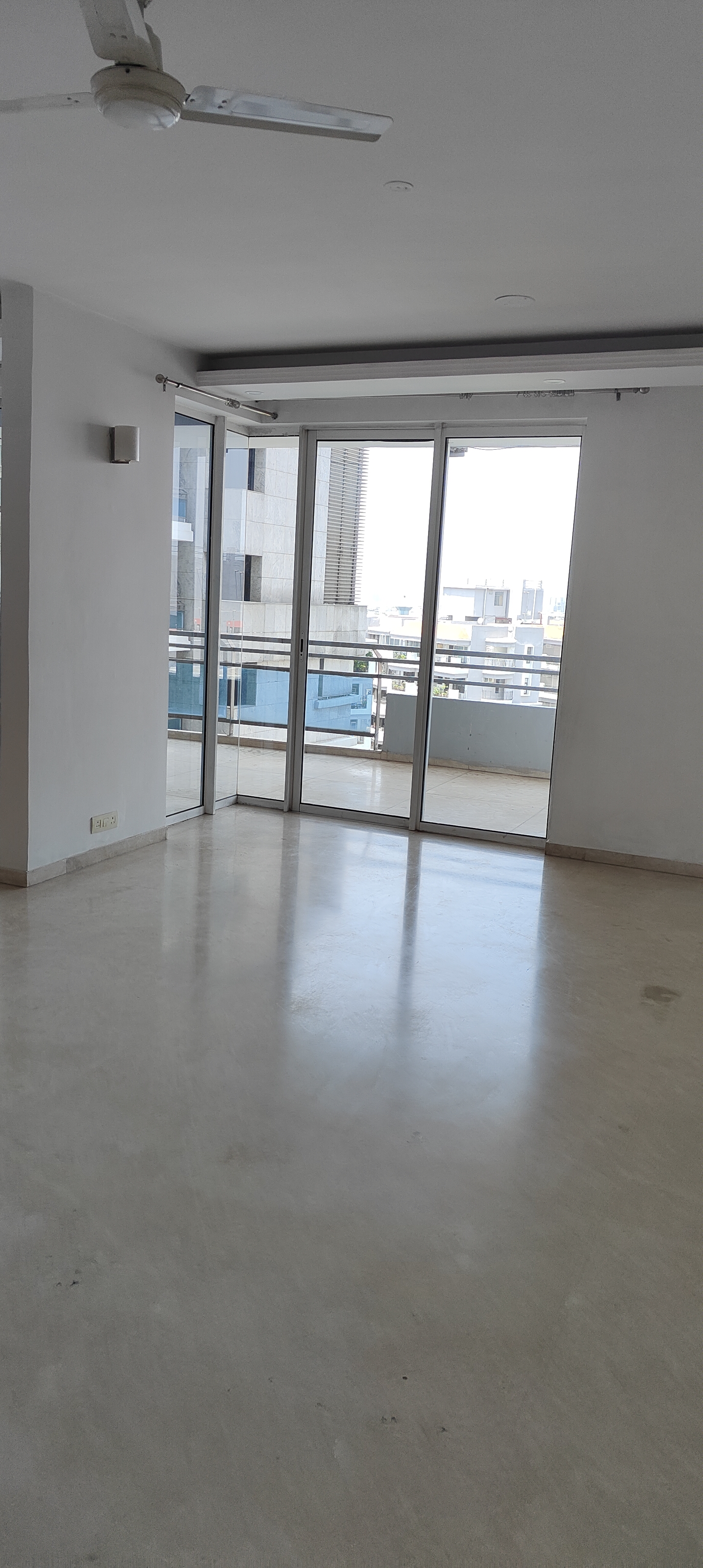 4 BHK + Servant Room,Study Room Apartment For Rent in DLF The Pinnacle