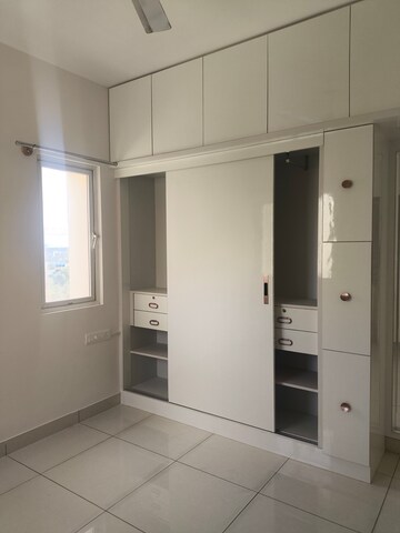 Room in 2 BHK Apartment at Prestige Finsbury Park Hyde, Bagaluru – for Rent