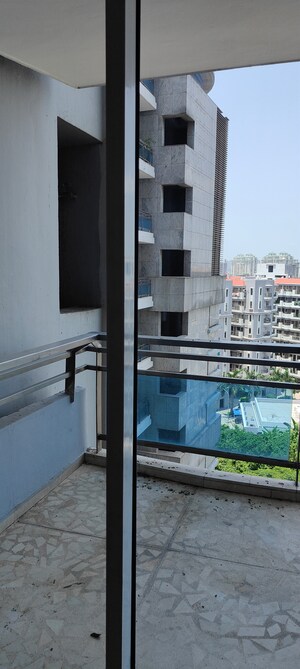 Balcony in 4 BHK Apartment at DLF The Pinnacle, Dlf Phase V – for Sale