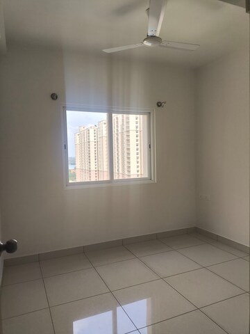 Room in 2 BHK Apartment at Prestige Finsbury Park Hyde, Bagaluru – for Rent