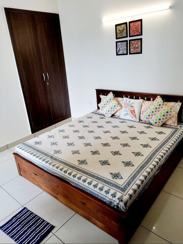 Bedroom in 1 BHK Apartment at Sector 77 – for Rent