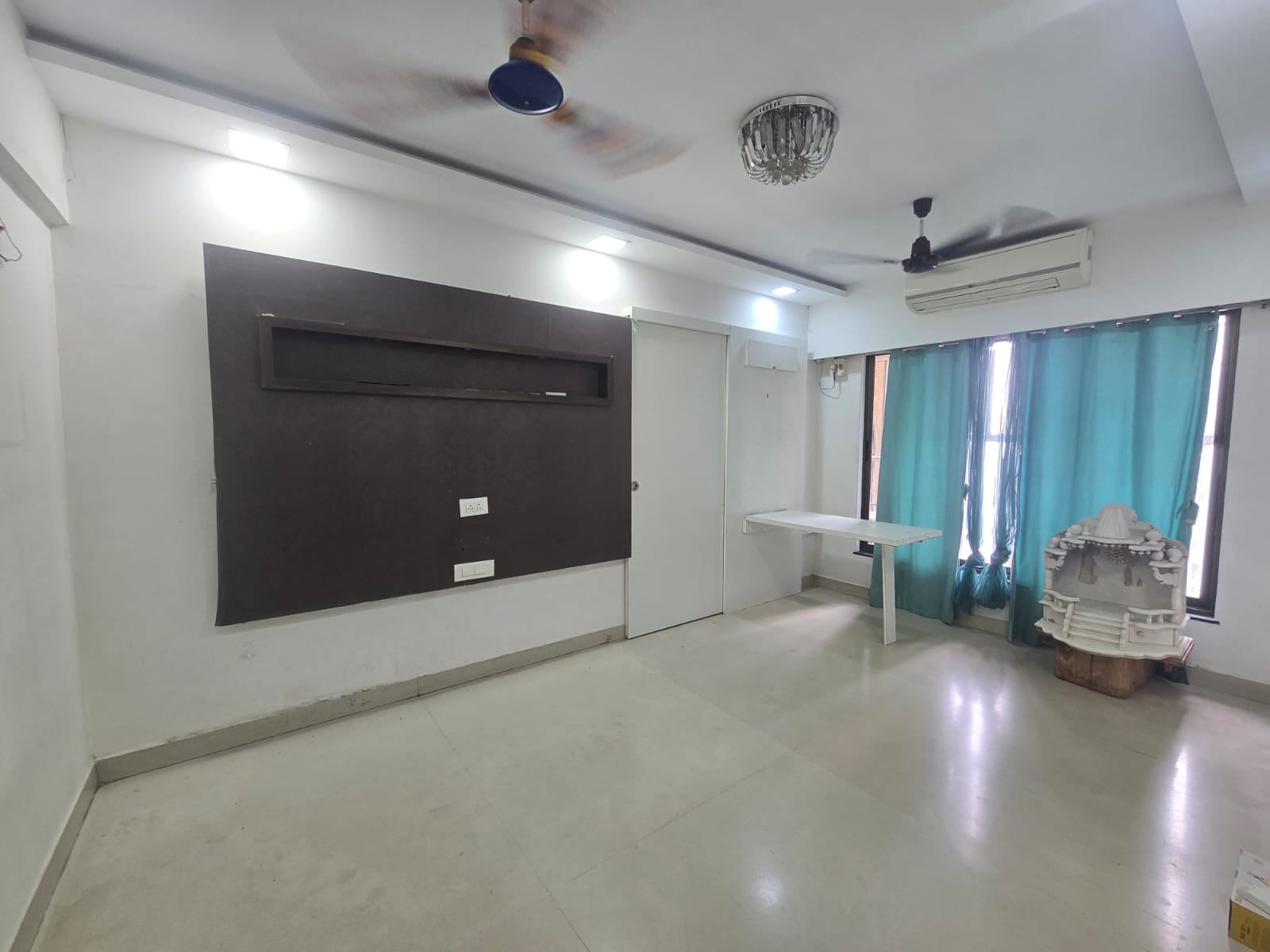 3 BHK + Pooja Room Apartment For Rent in Sheth Avalon