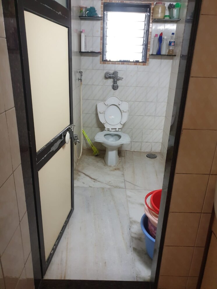 Bathroom, chembur-gaothan 2 Bedroom 800 Sq.Ft. Apartment In Chembur Mumbai 9047570