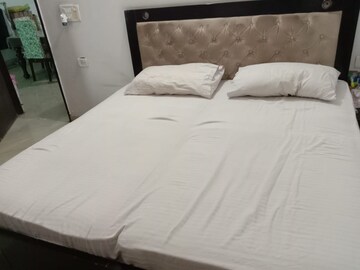 Bathroom in 2.5 BHK Builder Floor at Sector 43 – for Rent