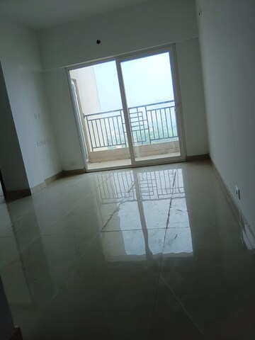 Room in 2 BHK Apartment at Ace Divino, Sector 1 Greater Noida – for Rent