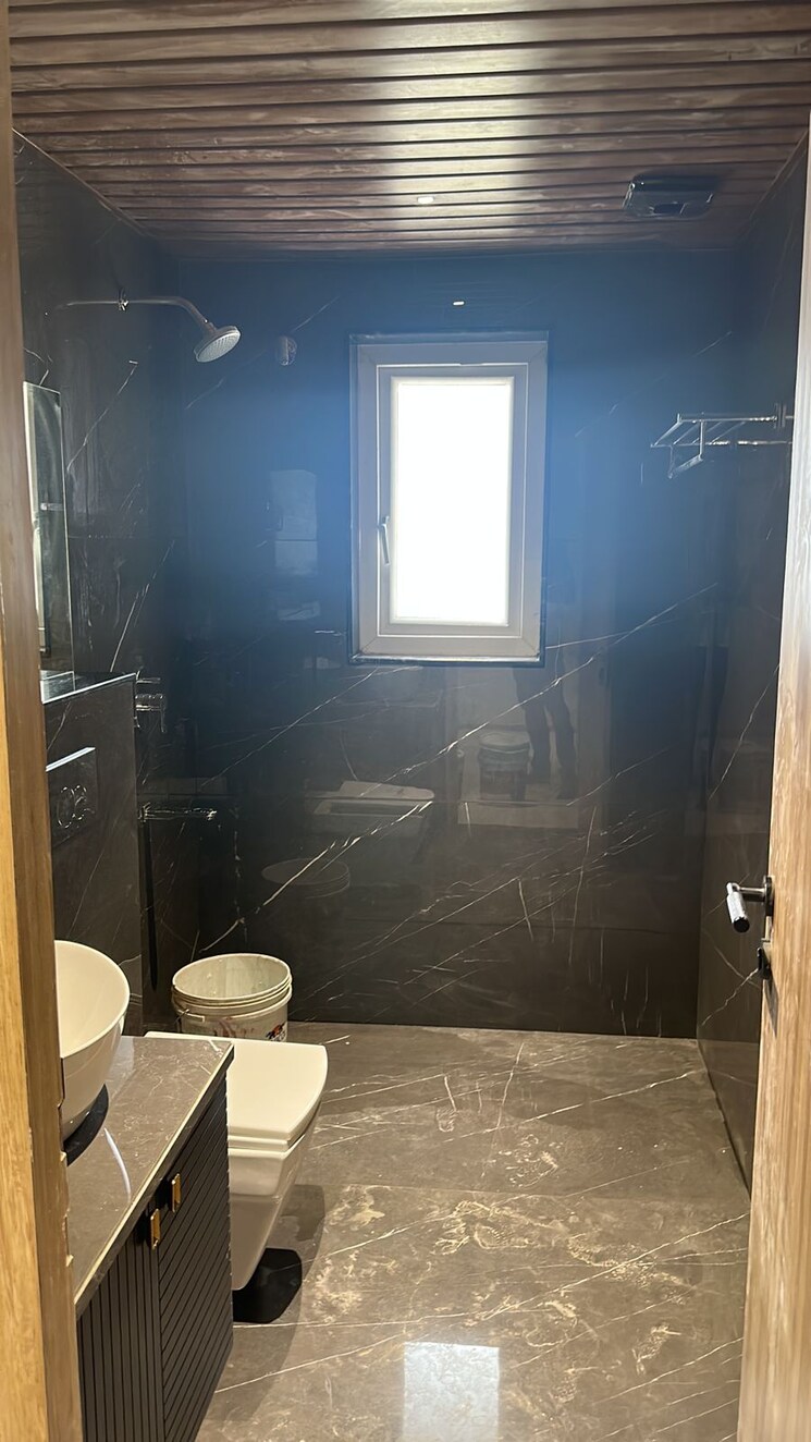 Bathroom, ansal-celebrity-meadows 3.5 Bedroom 2105 Sq.Ft. Apartment In Sushant Golf City Lucknow 9047589