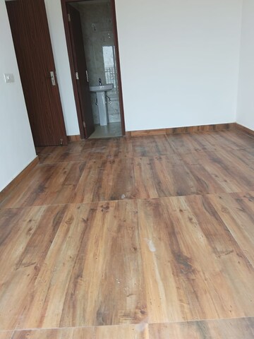 Room in 2 BHK Apartment at Ace Divino, Sector 1 Greater Noida – for Rent