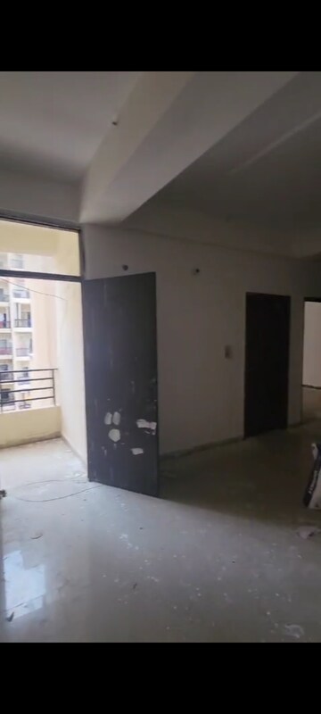 Room in 2 BHK Apartment at GH-7 Crossings Republik, Vijay Nagar – for Sale