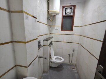 Master Bedroom in 1 BHK Builder Floor at Savitri Nagar – for Rent