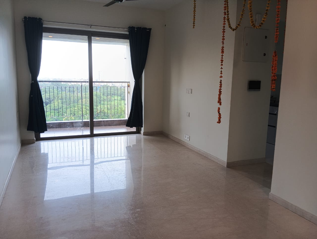 2 BHK Apartment For Rent in Kalpataru Paramount