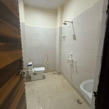 Bathroom in 2.5 BHK Builder Floor at Sector 63a – for Rent