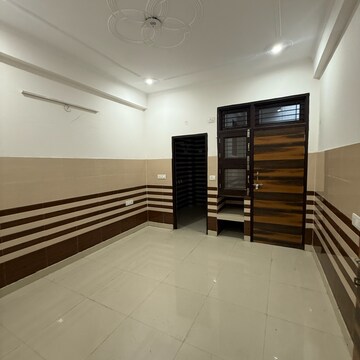 2.5 BHK Builder Floor For Rent in Sector 63a