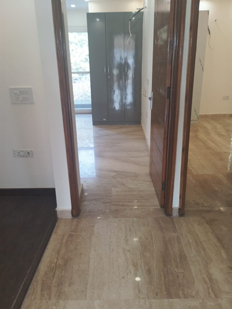 Living Room, green park extension 3 Bedroom 365 Sq.Yd. Builder Floor In Green Park Extension Delhi 9047605