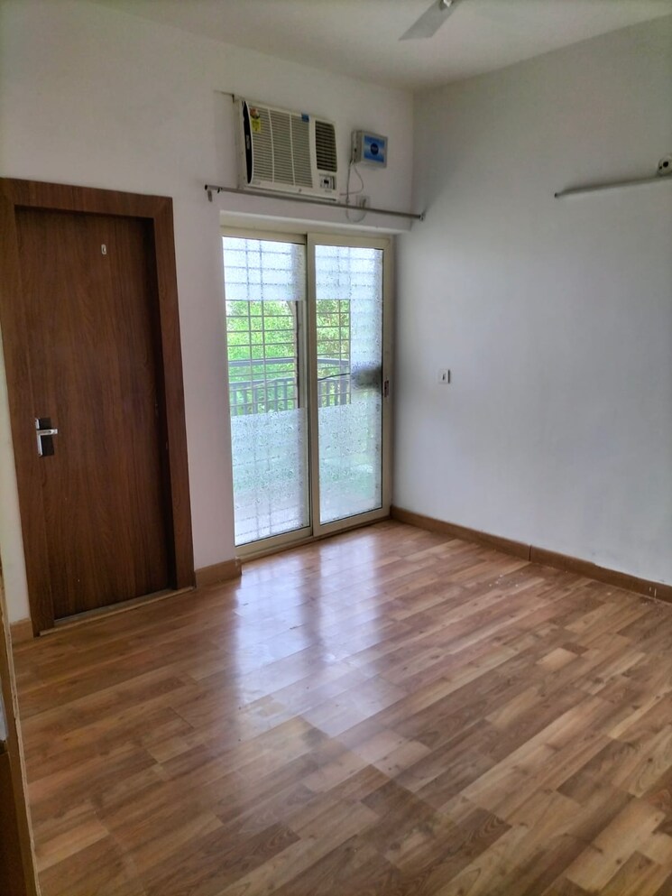 Room, puri-aman-vilas 3 Bedroom 1585 Sq.Ft. Apartment In Sector 89 Faridabad 9047599