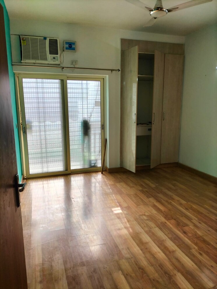 Room, puri-aman-vilas 3 Bedroom 1585 Sq.Ft. Apartment In Sector 89 Faridabad 9047599