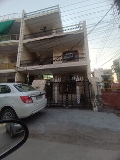 3 BHK + Pooja Room Independent House For Sale in Sector 8