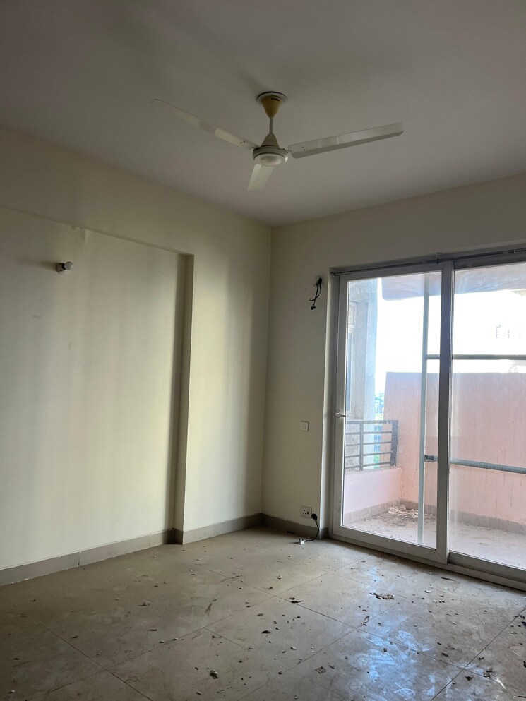Room, puri-pranayam 3 Bedroom 1857 Sq.Ft. Apartment In Sector 82 Faridabad 9047634