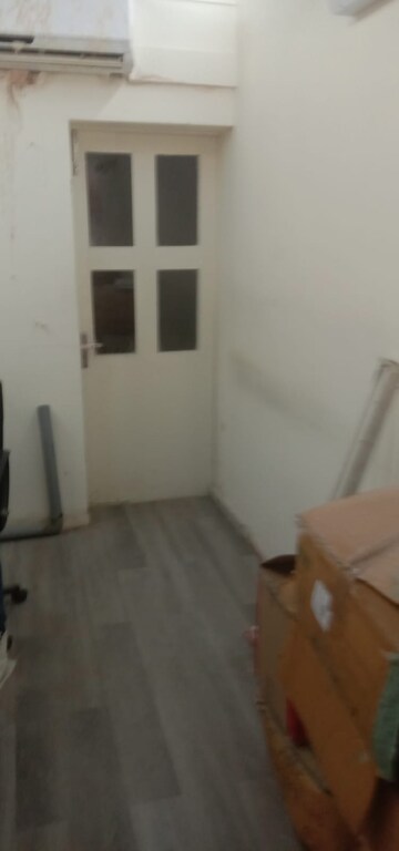 Team Area in  Shop at Green Park – for Rent