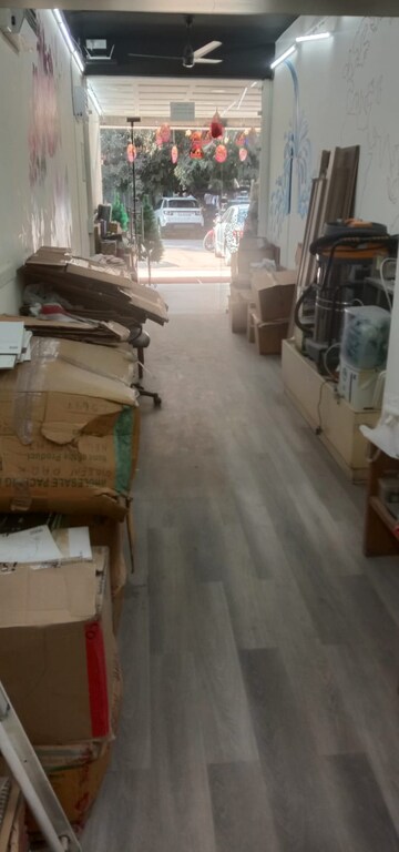 Team Area in  Shop at Green Park – for Rent