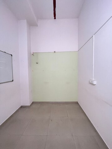 Room in  Office Space at Rustomjee Eaze Zone Mall, Malad West – for Rent