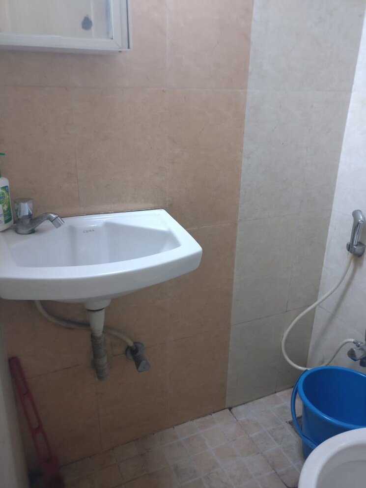 Bathroom, vishwa-plan-s-business-park Commercial Office Space 850 Sq.Ft. In Nerul Navi Mumbai 9047660