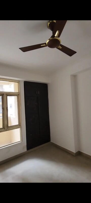 Room in 2 BHK Apartment at Supertech Livingston, Sain Vihar – for Sale