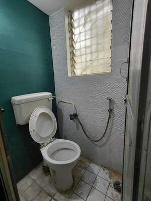 Master Bedroom in 1 BHK Apartment at Link Plaza Malad, Malad West – for Rent