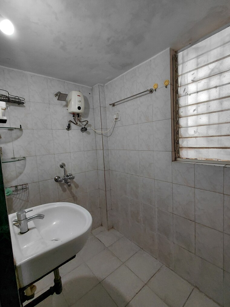Bathroom, link-plaza-malad 1 Bedroom 600 Sq.Ft. Apartment In Malad West Mumbai 9047759