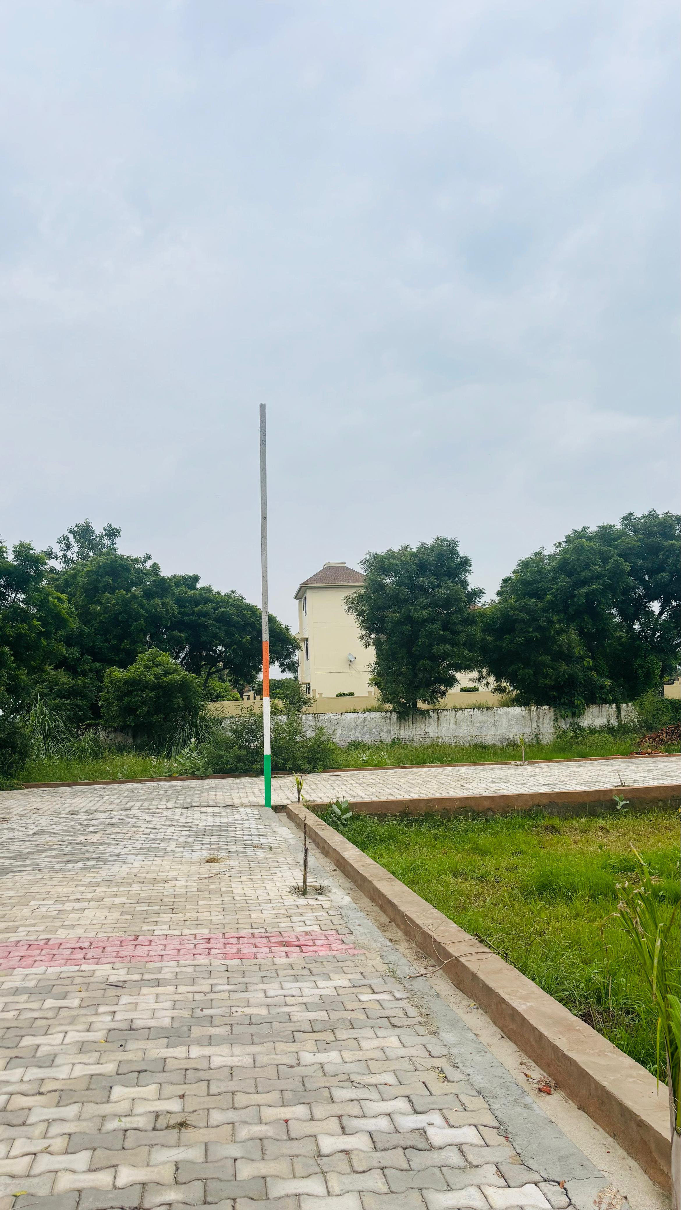 Plot For Sale in Jewar
