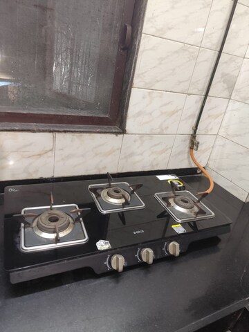 Furnished Amenities in 1.5 BHK Apartment at Kamla Airbus, Andheri East – for Rent