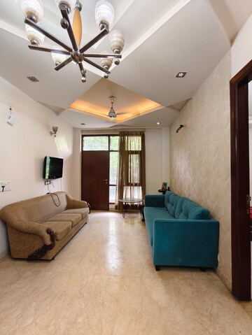Living Room in 3 BHK Builder Floor at RBC II, Sushant Lok I – for Rent