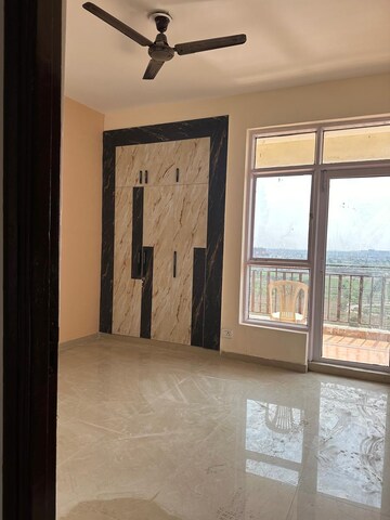 Room in 3 BHK Apartment at Sector 5 – for Sale