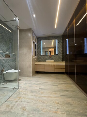 Bathroom in 4 BHK Apartment at Veera Safdarjung Enclave, Safdarjung Enclave – for Sale
