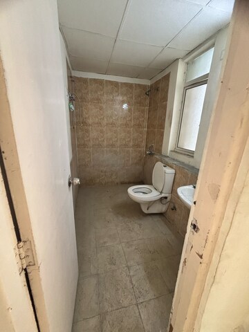 Bathroom in 3.5 BHK Apartment at Jaypee Kensington Park Apartments, Sector 133 – for Sale