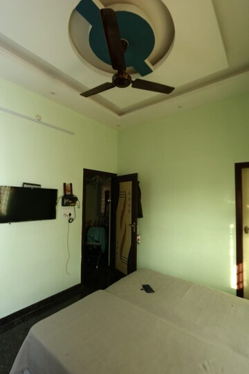 Room in 4 BHK Builder Floor at Ramamurthy Nagar – for Sale