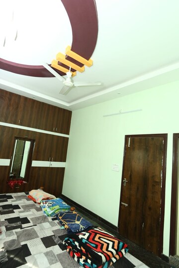 Furnished Amenities in 4 BHK Builder Floor at Ramamurthy Nagar – for Sale
