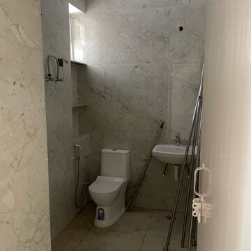 Bathroom in 3 BHK Apartment at Mansrovar Apartment, Sector 52 – for Rent